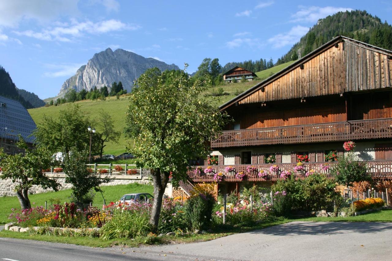 Terra-Beka Lodge Abondance Exteriör bild
