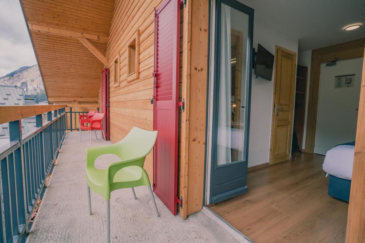 Terra-Beka Lodge Abondance Exteriör bild